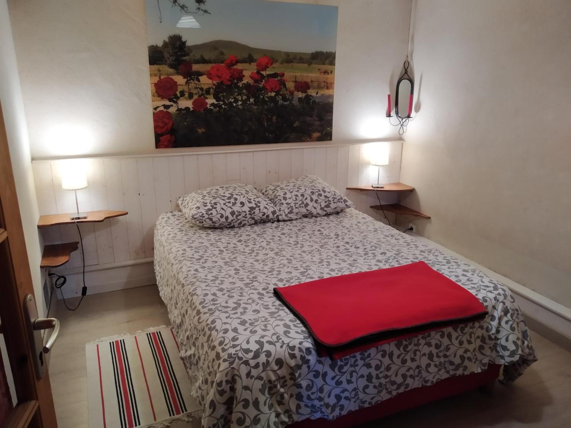 Holiday home Les Troglogites Brasparts